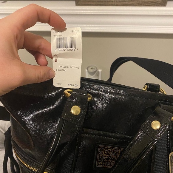 Coach Daisy Liquid Gloss Tote Black F20047 New - Picture 5 of 10